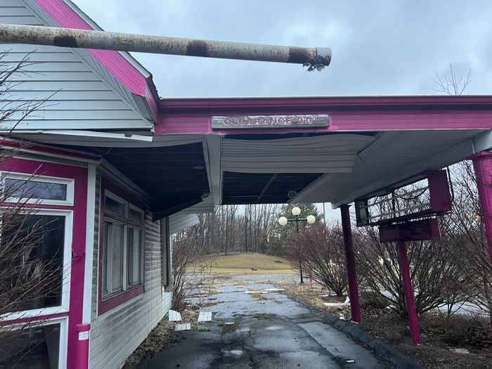 Coffee Express (Sandys Coffee Spot) - January 17 2023 Photo (newer photo)